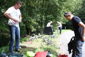 Paku tien poskeen ja varusteet kuntoon